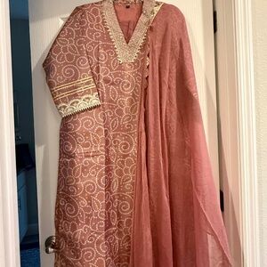 Onion Pink Festive Kurta Set + Matching Dupatta (Never Worn)